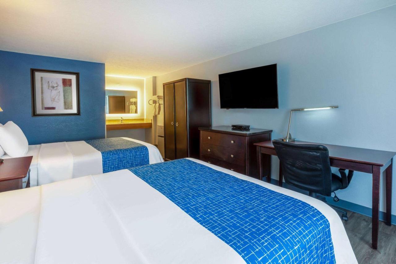 Travelodge By Wyndham Charles Town - Harpers Ferry Екстер'єр фото